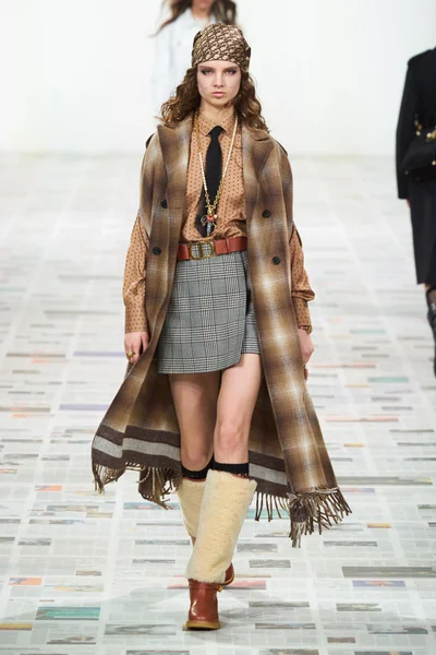 Look 26